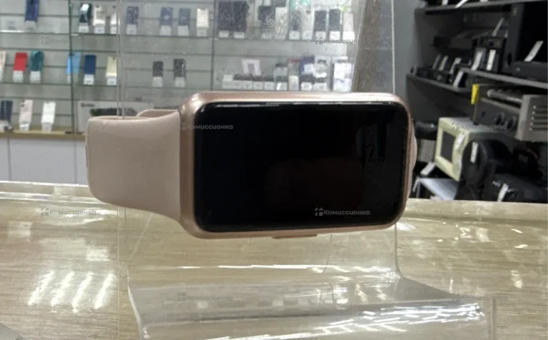 Часы  Huawei band 7
