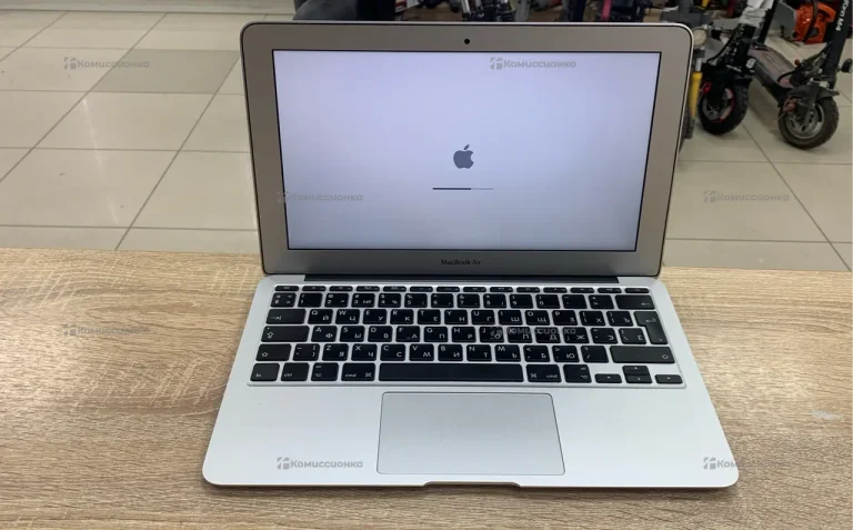 Ноутбук  Macbook air 2011