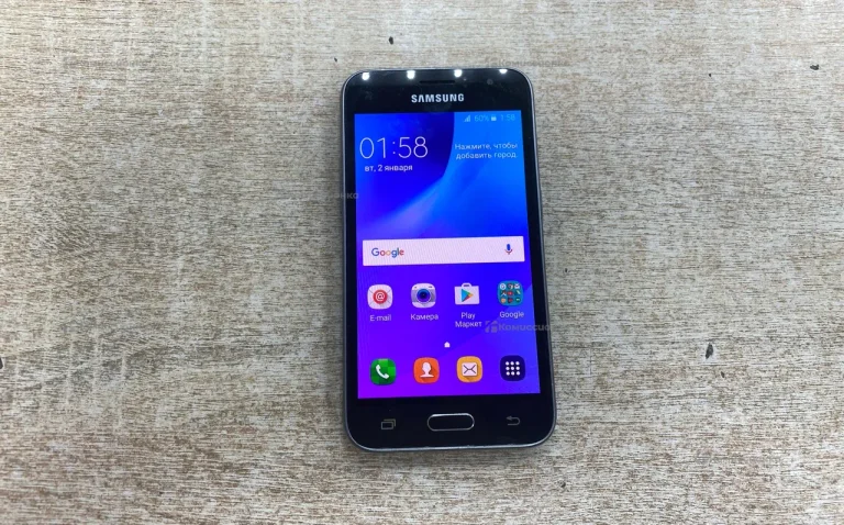 Samsung Galaxy J1 (2016) 1/8 ГБ