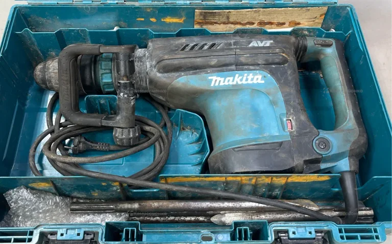 Отбойный молоток Makita HM1213C