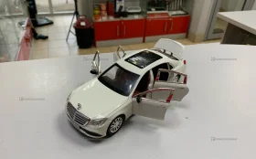 Машинка Mercedes белая