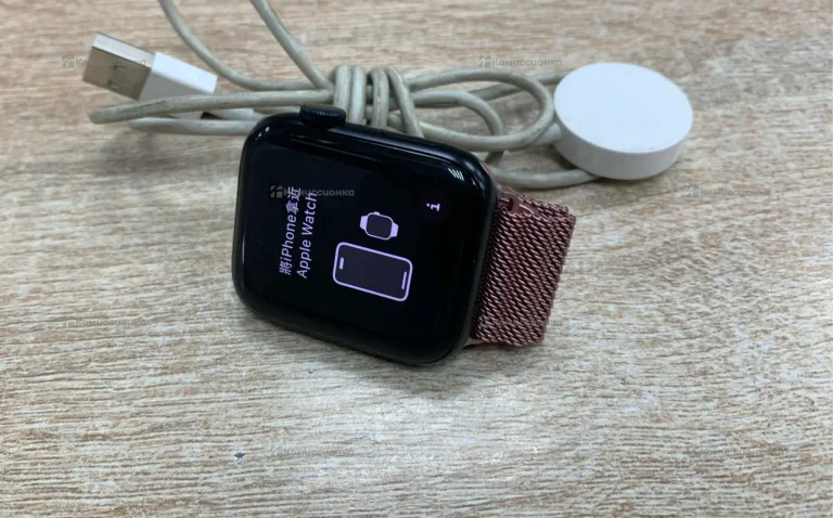 Часы Apple Watch SE (2gen 44mm)
