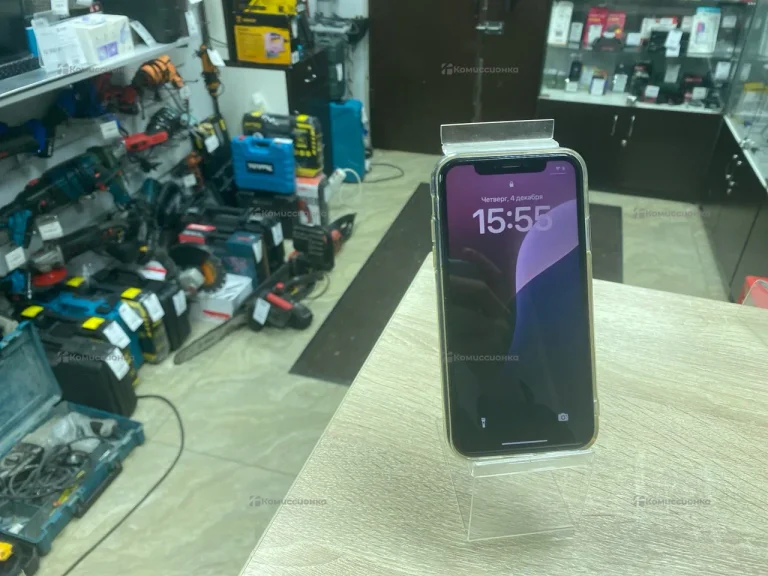 Apple iPhone 11 4/128 ГБ