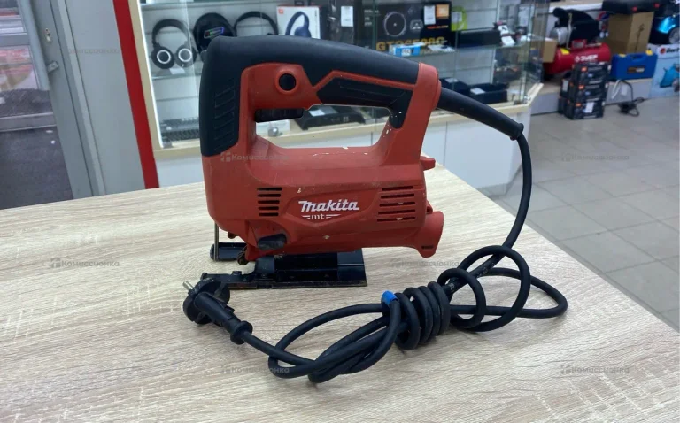 Электролобзик makita M4301