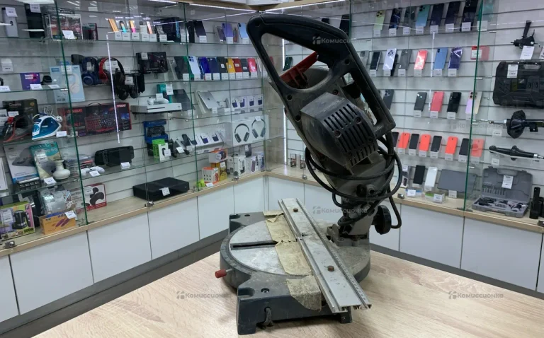 Торцовочная пила Einhell KGS 210 Profi