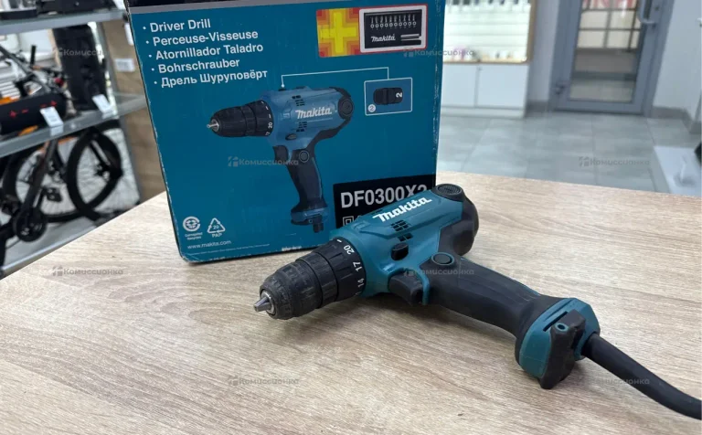 Сетевая дрель-шуруповерт Makita DF0300