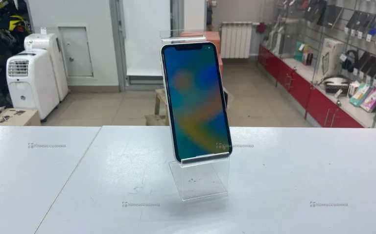 Apple iPhone XR 3/64 ГБ