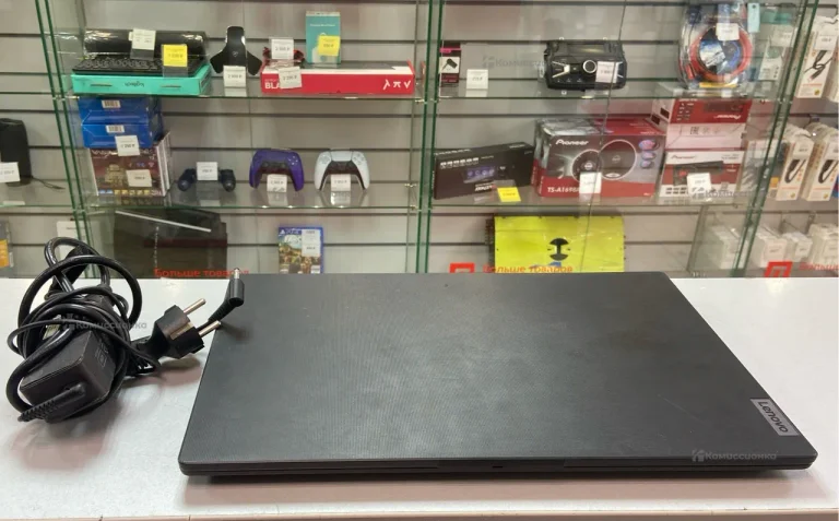 Ноутбук Lenovo 82QY