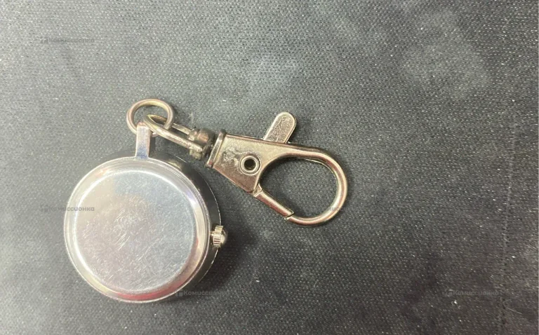 Часы Quartz