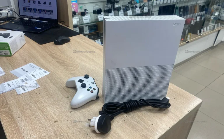 Приставка Xbox One S 512
