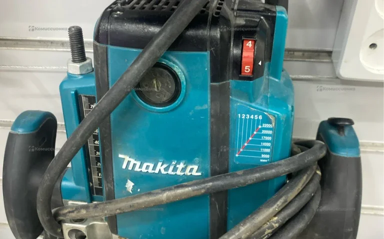 Фрезер makita RP2301FC