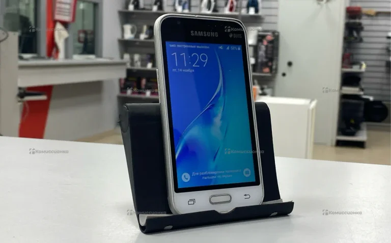 Samsung Galaxy J1 1/8 ГБ