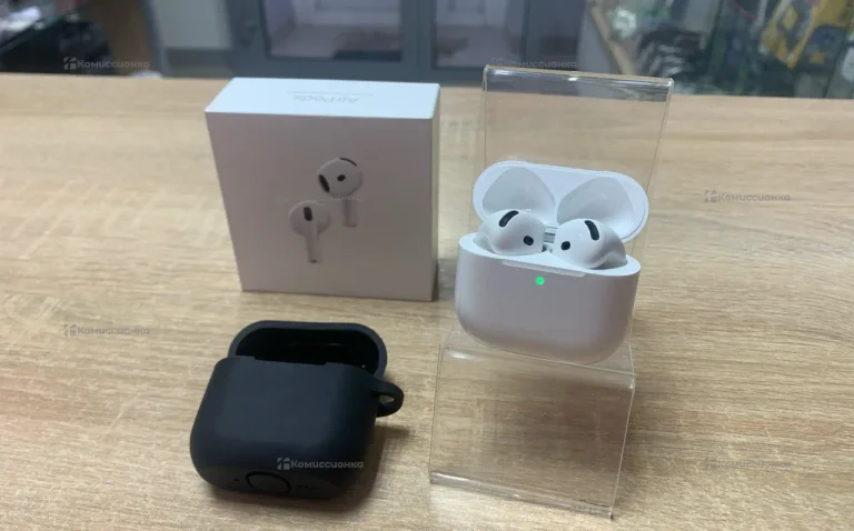 Наушники AirPods 4 с шумоподавлением