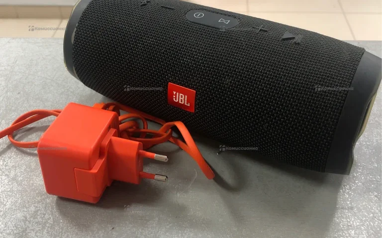 Колонка  JBL charge 3