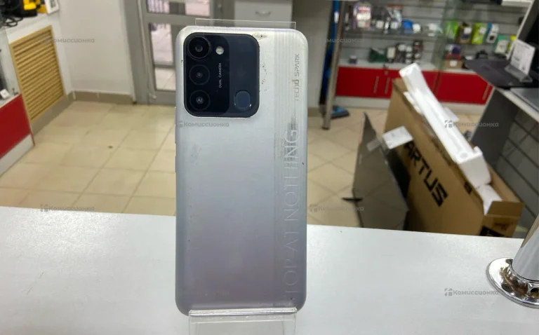 Tecno Spark 8C 4/64 ГБ