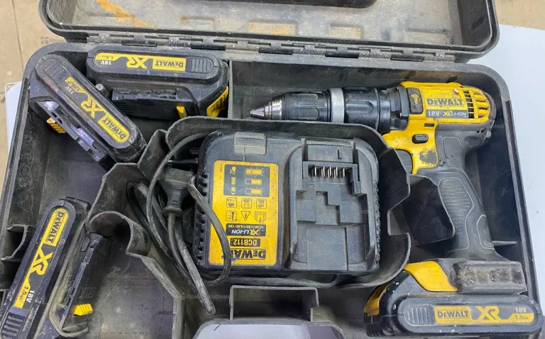 Дрель шуруповерт DeWALT DCD785.