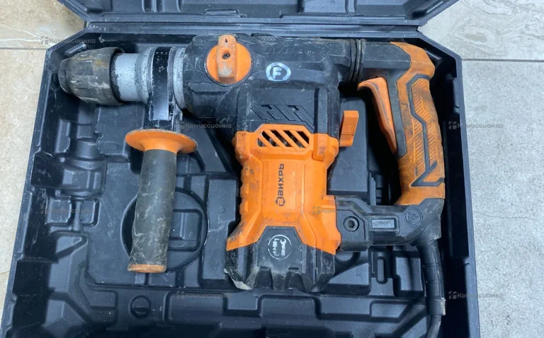 Перфоратор ВИХРЬ П-1400К-В