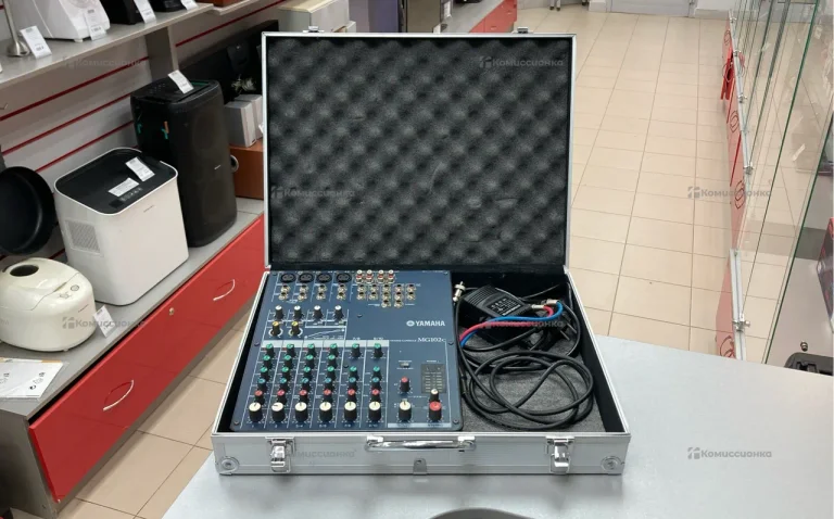 Пульт  YAMAHA MG102C