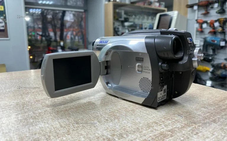 Видеокамера  Panasonic VDR-D150