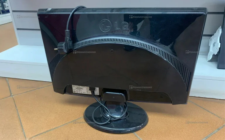 Монитор LG Flatron W2053S