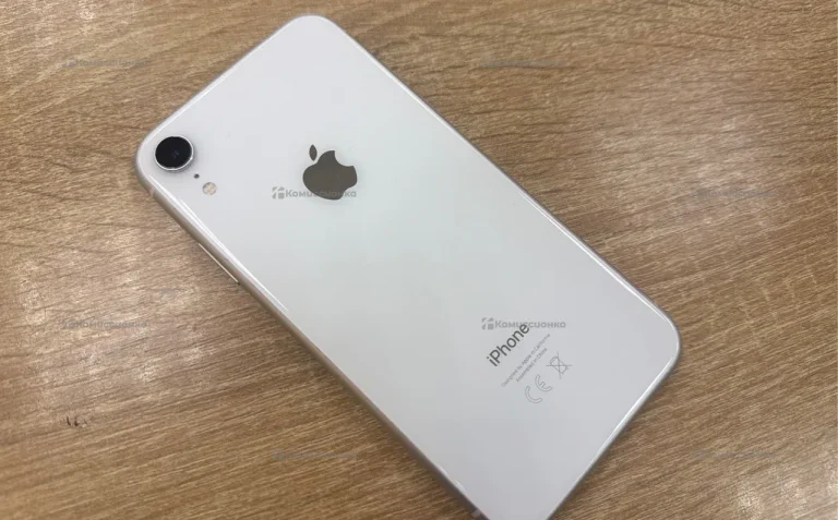 Apple iPhone XR 3/128 ГБ