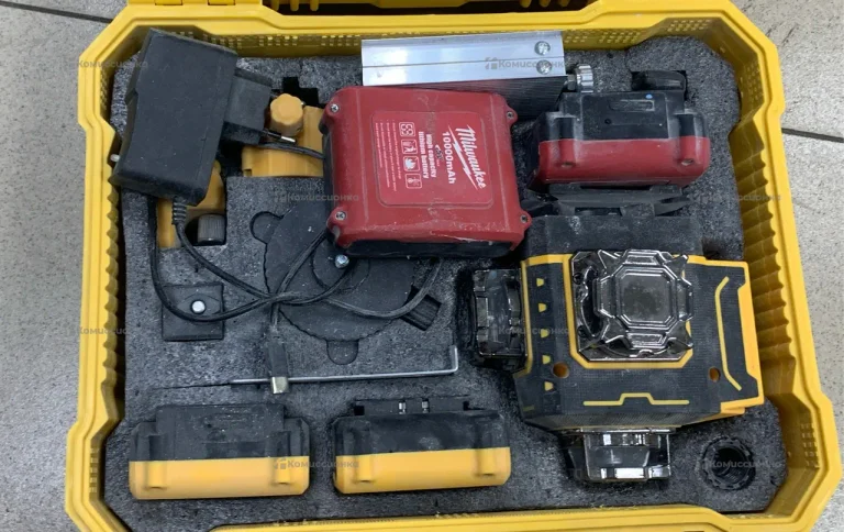 Лазерный уровень dewalt реплика