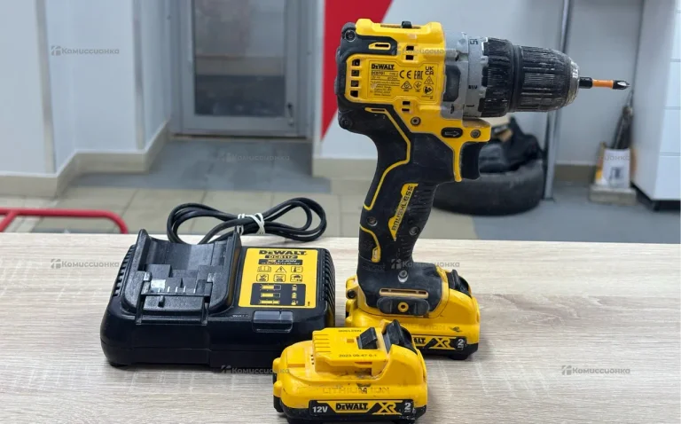 Дрель-Шуруповерт DeWalt DCD701