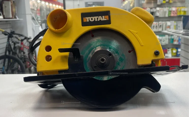 Дисковая пила Total CS016A