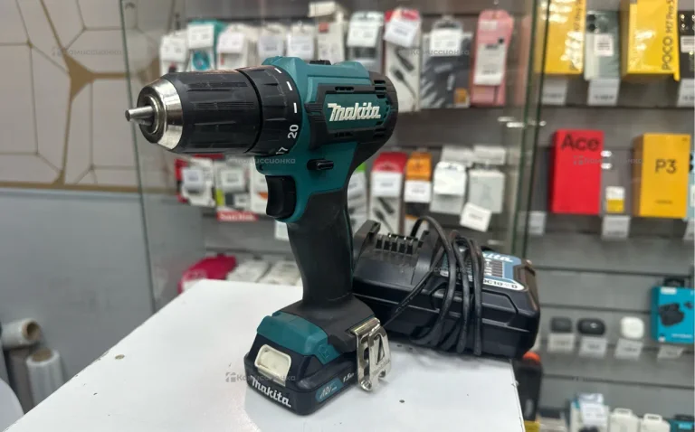 Аккумуляторная дрель-шуруповерт Makita DF333D