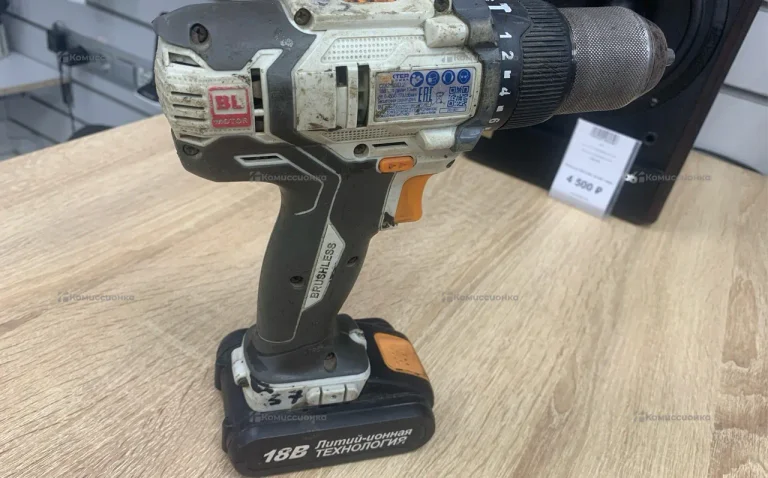 Шуруповерт Dexter