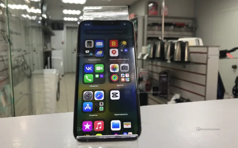 Apple iPhone X 3/64 ГБ
