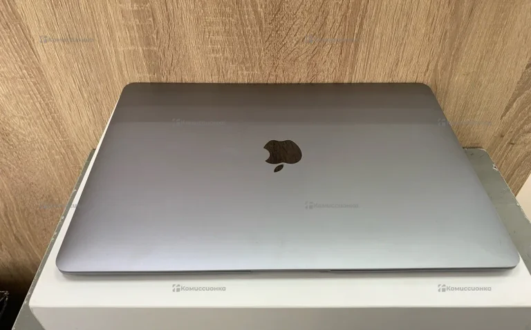 Ноутбук  MacBook Air 2020 m1
