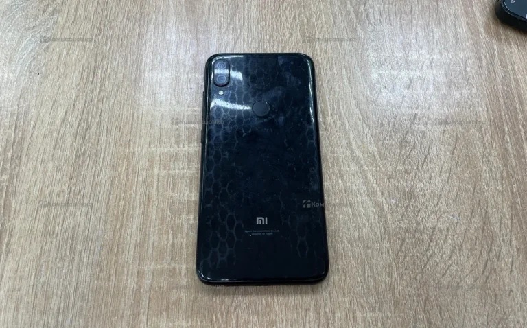 Xiaomi Mi Play 4/64 ГБ