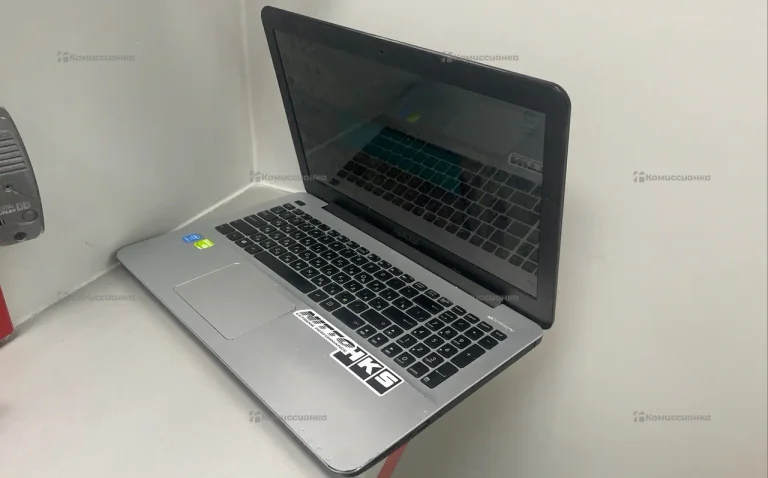 Ноутбук   ASUS x555LD i3-4030