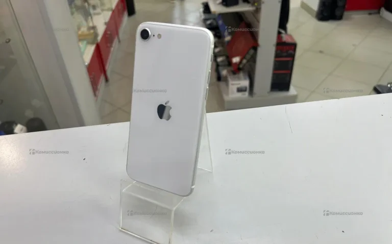 Apple iPhone SE (2020) 3/64 ГБ