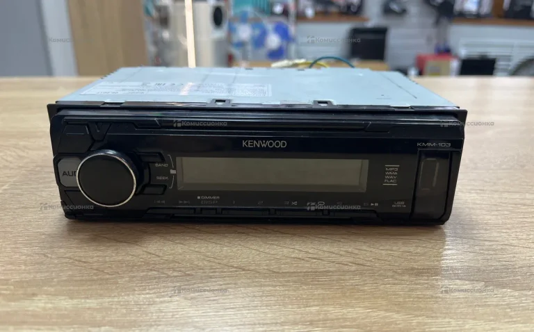 Автомагнитола  Kenwood KMM-103