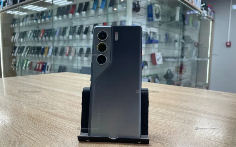 Tecno CAMON 40 Pro 5G 8/256 Гб