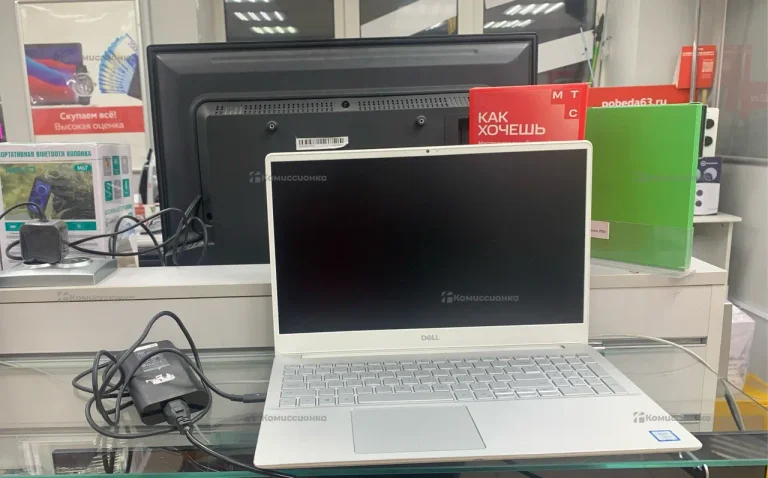 Ноутбук Dell P83F