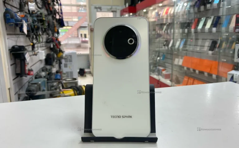 Tecno Spark 30C 6/128 ГБ