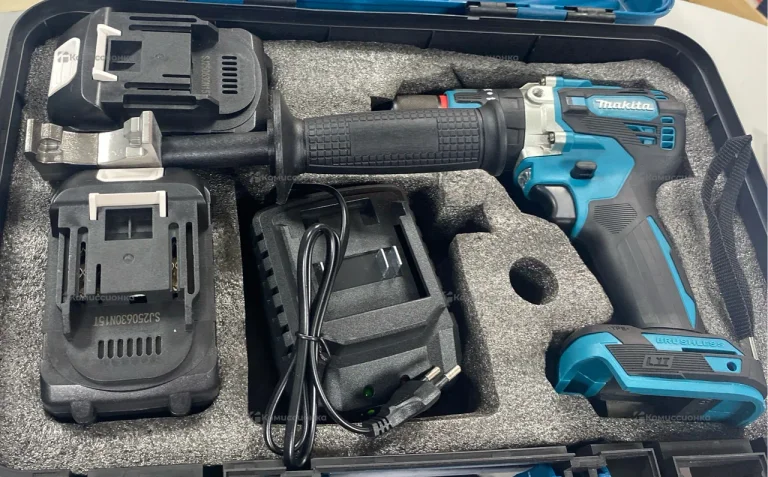 Шуруповерт Makita DC12V