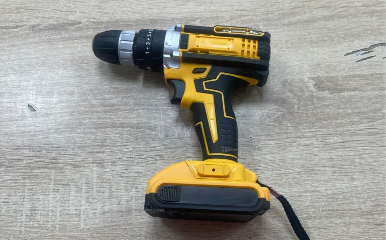 шуруповёрт дрель DeWalt brushless drill