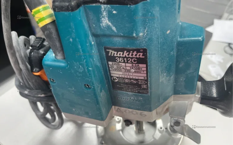 Фрезер makita 3612C