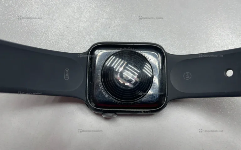 Часы  Apple Watch SE 44mm