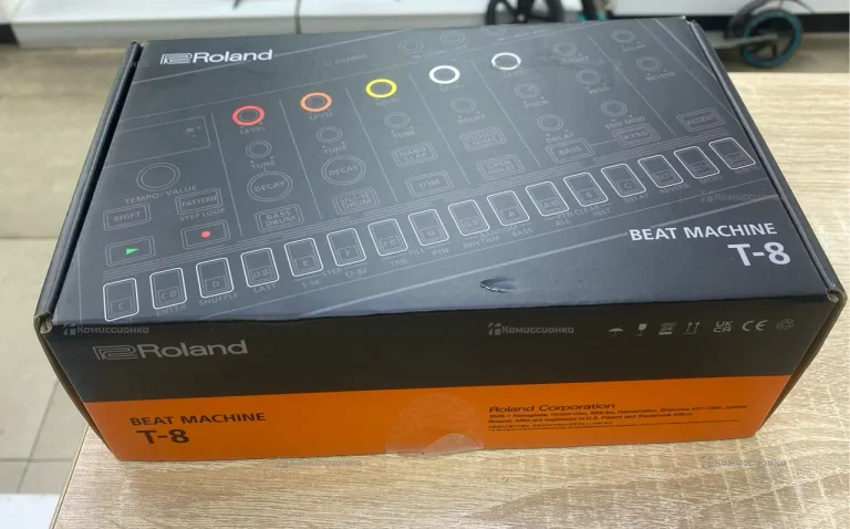 Драм-машина Roland T-8