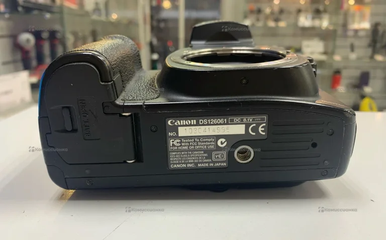 Фотоаппарат  canon EOS 20D