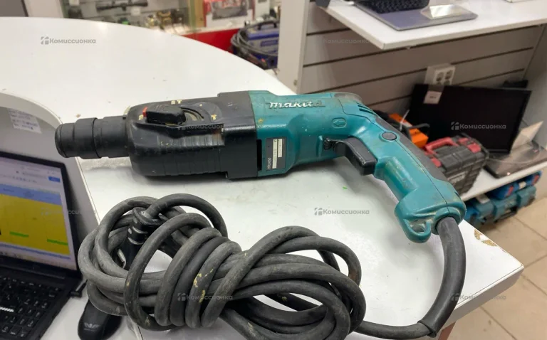 Перфоратор Makita HR2450