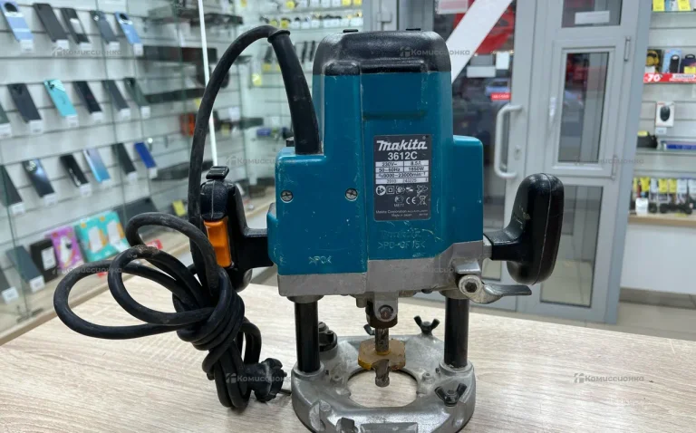 Фрезер makita 3612C