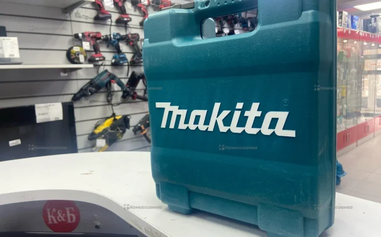 Шуроповерт Makita DF488D