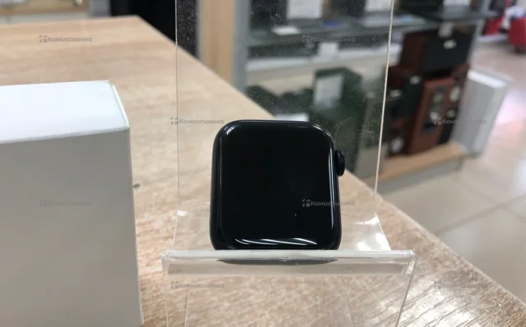 Часы  apple watch se 2