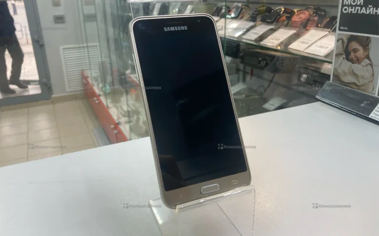Samsung Galaxy J3 (2016) 1.5/8 ГБ